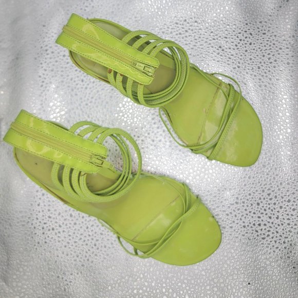 Vintage Lime Green Heels - Picture 2 of 3